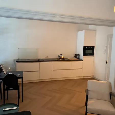 Stadslogement No 11-13 شقة *