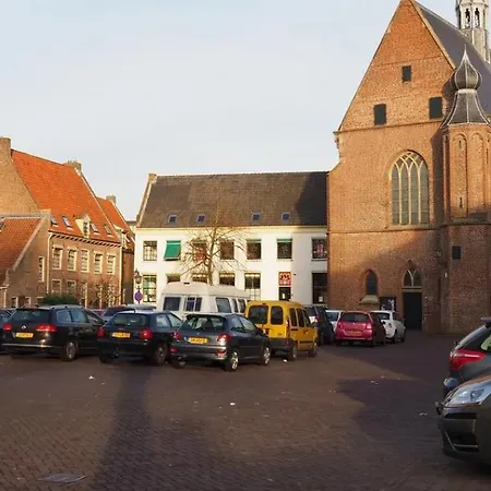 Stadslogement No 11-13
